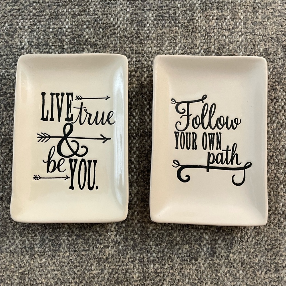 Inspirational Message Trinket Trays - Thirty-One - Picture 1 of 5